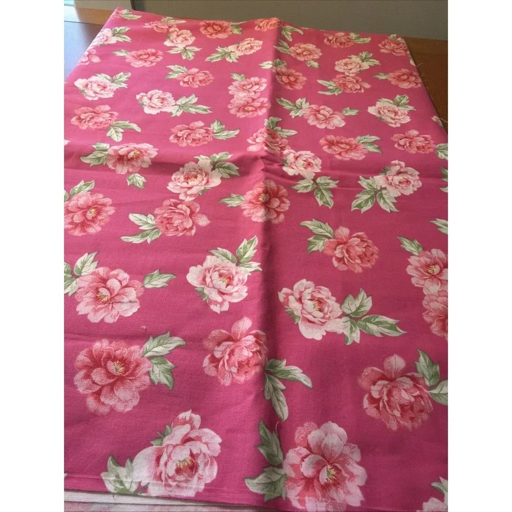 Cotton Fabric‎ LIBBY FLORALS pink flower BY Oakhurst Textile 44